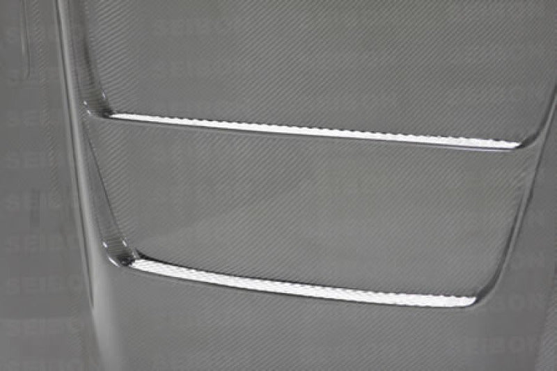 Seibon 90-94 Nissan Skyline R32 (BNR32) DVII Carbon Fiber Hood